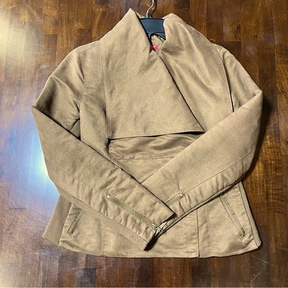 New York & Company Collection Stylish Jacket. Size Medium - Picture 5 of 11